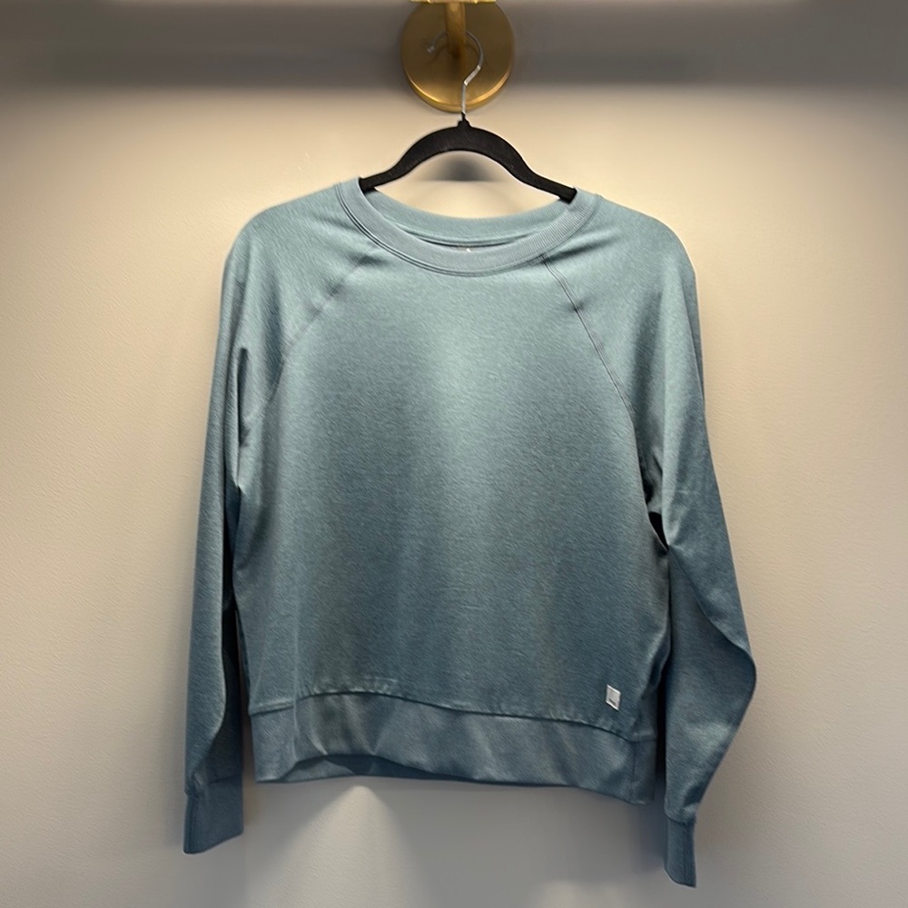 Vuori Blue Relaxed Comfortable Fit Crewneck Long sleeve Tee
